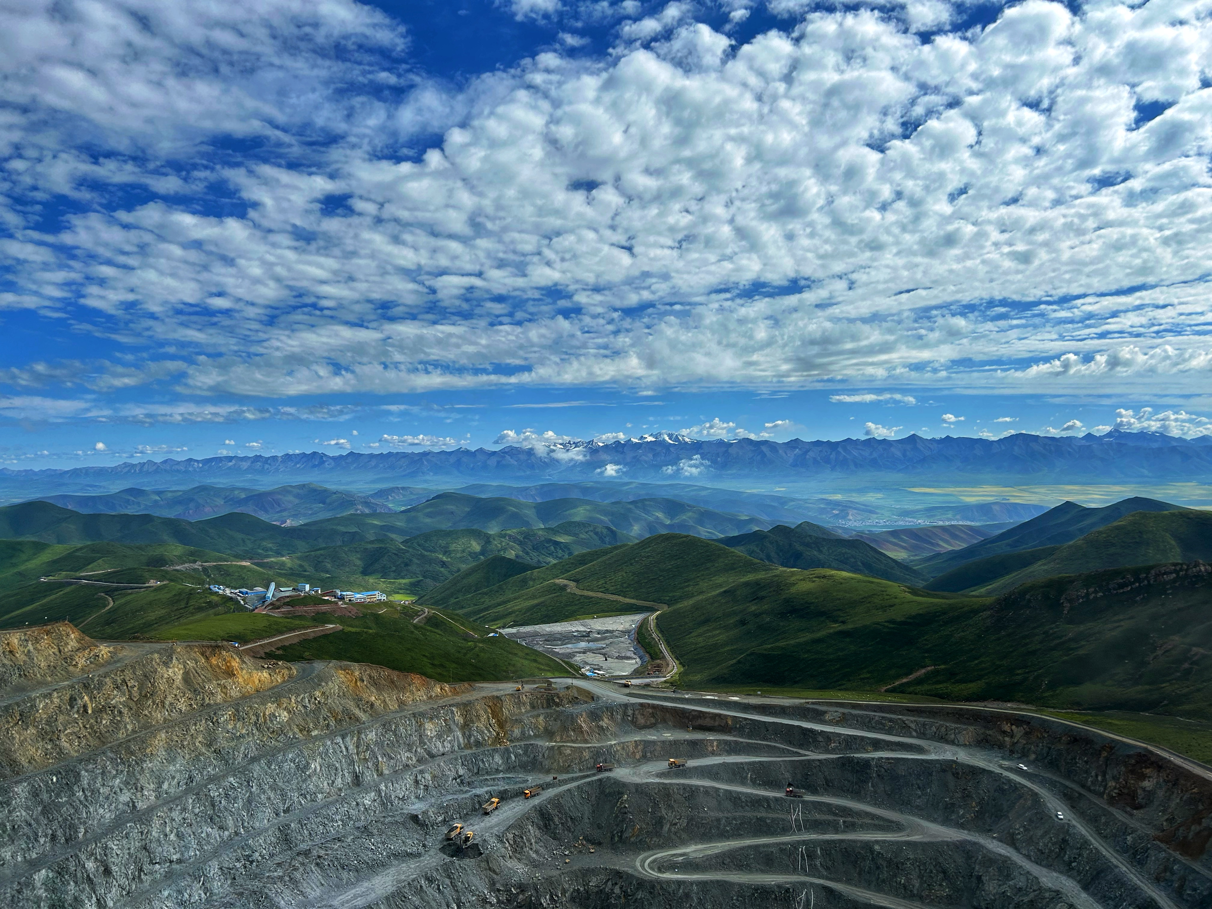 為青海乃至全國(guó)的礦業(yè)事業(yè)作出更大的貢獻(xiàn)